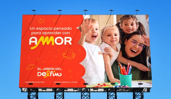 Jardín del Delfín - Rebranding e identidad visual para jardín infantil Portada del proyecto de rebranding de Jardín del Delfín, con una identidad visual inspirada en el mundo acuático.